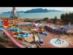 Tema bagi splash out ialah spills & thrills, taman tema air splash out menjadi tarikan utama buat warga langkawi serta pelancong luar untuk merasai pengalaman permainan air yang mengujakan. Langkawi Water Kingdom Theme Park Youtube