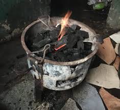 First, light the fire and wait until turning coal embers. What S Cooking In Nigerian Ghanaian And Ugandan Communities Practical Stove Solutions Engineering For Change