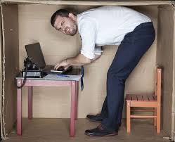 Jedoch wird heutzutage auch neben der arbeit ein großteil des alltags am und um den schreibtisch verbracht. Ergonomie Am Arbeitsplatz Besser Sitzen Fit Im Buro Fit For Fun