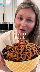 Yall these spicy dill pretzels are SO good 🥨🥒 #recipes #easyrecipe  #easyrecipes #food #foodie #pretzels