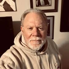 Learned a new word this week: Komorebi. A Japanese word meaning the  sunshine filtering through the leaves of trees​🌳​​☀️​​🌳​​☀️​​🌳​, there's  no equivalent word in English. How BEAUTIFUL to have a dedicated word