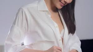 Hallo dok, 2 minggu yang lalu saya merasakan nyeri sekali di payudara sebelah kanan di bagian dalam bekas operasi tumor payudara dulu (th 2016). Cara Atasi Sakit Di Payudara Saat Menstruasi