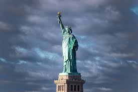 Rappresenta la libertà politica e la democrazia. Statua Della Liberta Storia E Significato