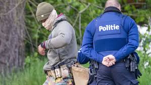 Der schwerbewaffnete hat auch unterstützer. Belgien Aktuelle Themen Nachrichten Bilder Stuttgarter Zeitung