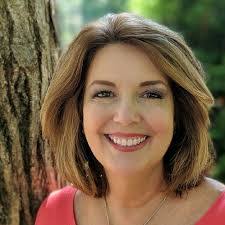 Lisa Enfinger's Instagram, Twitter & Facebook