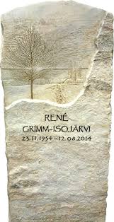 Dieses Schone Grabmal Aus Crevola Krustenmarmor Durften Wir Mit Einer Sehr Feinen Gravur Eines Baumes Und Einer Landlichen Landscha Grabstein Steine Steinkunst