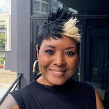 Recommendations for pixie cut specialists?