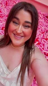 Courtney Distefano's Instagram, Twitter & Facebook