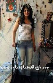 Couple holding iran flag while people celebrating in the streets of credit. Dastan Kos Maman Farsi Shefalitayal