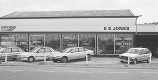 Garages at Dobshill, 1984. AUSTIN AUSTINROVER ROVER ITMERICNTCARS MAESTRO  GO GO 부인라면 SFFEES METRO MAESTRA E ES S JONES MINIS MINI'SAT AT LON LON LON  PRICES MG STN USED CARS CARRY ONE