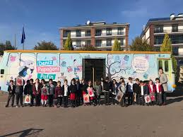 ÖĞRENCİLERİMİZ PAFİN GEZİCİ KÜTÜPHANESİ İLE BULUŞTU | TED Kocaaeli Blog