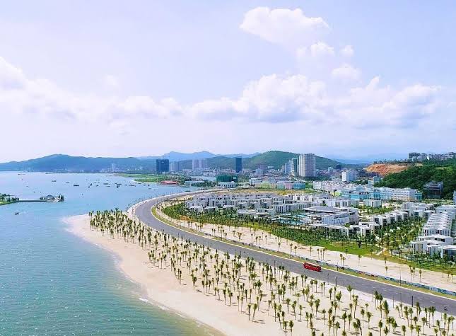  Bãi biển Bãi Cháy và Sun World