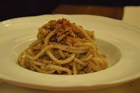 Scelta di tipo ciliegino, 1 spicchio aglio, se piace anche due, 40 gr parmigiano grattato, qb basilico, qb sale, qb pepe, qb olio extra vergine di oliva, meglio se toscano. Pici Al Ragu Di Cinghiale Bild Von Taverna Squarcialupi Castellina In Chianti Tripadvisor