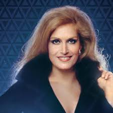 Il venait d'avoir 18 ans est une chanson française de 1973, interprétée par dalida et écrite par pascal sevran, serge lebrail (pseudonyme de simone gaffie) et pascal auriat. Dalida Best Songs Albums And Concerts Mozaart