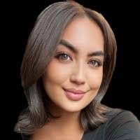 Melanie Torres's Instagram, Twitter & Facebook