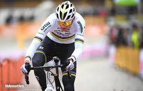 De nederlandse was in het mulle zand van het zilvermeer net iets sterker dan haar. Zilvermeercross Dreifach Triumph Fur Corendon Circus