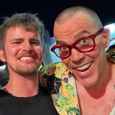 I get by with a little help 📸 @daltronzero @barfreda801