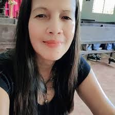 Loraine Bell's Instagram, Twitter & Facebook