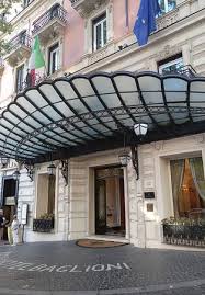 Situated on the famous via veneto, baglioni hotel regina is in walking distance of the borghese gardens. Grand Entrance Picture Of Baglioni Hotel Regina Rome Tripadvisor