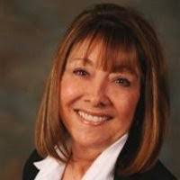 Loryn Eagleson's Instagram, Twitter & Facebook