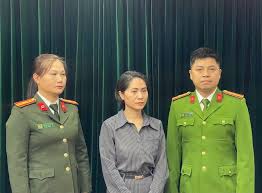Kỳ lạ công ty đứng sau show 'Về đây bốn cánh chim trời'
