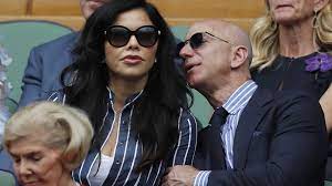 Jeff bezos has all these incredibly intelligent, experienced domain experts surrounding him at huge meetings. Amazon Chef Jeff Bezos Erster Auftritt Mit Neuer Freundin Promiflash De