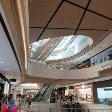 Aeon supermarket, apparel shops, japanese, western and local restaurants, a nice food court, a maybank. Central I City Mall Section 7 I City