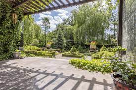 Plants are the main event, blending abundant blooms in a random way that mixes up color and form. 5 Stunning Garden Design Ideas To Revitalise Your Garden