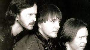 Alors qu'il tente de combattre ses vieux démons, l'auteur de mistral gagnant doit. Renaud Les Causes De La Mort Son Frere Devoilees