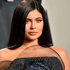 4.2 out of 5 stars. Kylie Jenner Forbes Entzieht Ihr Den Titel Jungste Milliardarin Stern De