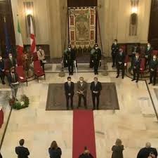 In questo mondo di abusi solo la strada per la morte la trovi ad occhi chiusi. Berlusconi Chiama Fedez E Ferragni I Miei Complimenti Per L Ambrogino D Oro La Repubblica