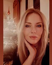 Beautiful shooting with great @vanity_photography und lovely  @xperlenvordiesaeuex ❤️ Designer @chronomatic_latex Thx a lot 🔥  #editorialmakeup #editorials #darkartist #latex #model #portrait #makeup  #mac #ghd #nyx #face #girl #glow #gloss #contouring ...