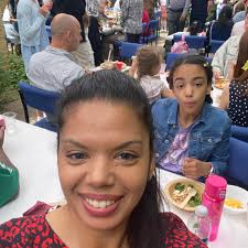 Hey everyone ! Can you please tell me who can get me rid of a 2 seater sofa  ? Thanks !