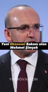 Yeni Ekonomi Bakanı olan Mehmet Şimşek Kimdir? 1967 yılında Kürt asıllı 8  çocuklu bir ailenin en küçük çocuğu olarak Batman’da dünyaya gelen Şimşek,  Türkçeyi dahi ilkokulda öğrenmesine rağmen ...