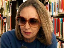Io ho una bandiera verde bianca e rossa. La custodisco come un gioiello.  Siamo morti, per quel tricolore, perdio! Impiccati, fucilati,  decapitati..." Oriana Fallaci ღ Aveva ragione la strega 📖🌟 Scopri l'anima