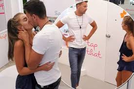 Georgia And Sam Walk Out Of The Love Island After Refusing To Recouple |  Metro News