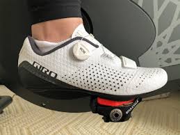 To remove the right shoe, you want to turn the pedal in the midsection where your right pedal should place downwards, and left one should rest in an upward position. Best Spin Shoes Of 2021