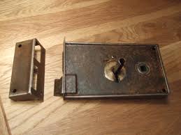 Entdecke 3 anzeigen für gartentor schloss kaufen zu bestpreisen. Schloss Mit Schlussel Kastenschloss Fur Gartentor Turbeschlage Antik Eisen