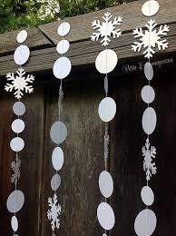 31 Easy Handmade Diy Paper Christmas Decorations Paper Christmas Decorations Office Christmas Decorations Frozen Party Decorations