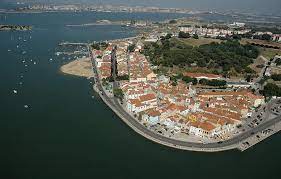 Ancorado na baía do seixal, o cacilheiro do tejo abriu portas à. Seixal Tours Community Facebook