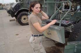 Here are some of the most beautiful female army personnel in the world. 10 Most Attractive Female Armed Forces In The World Wonderslist