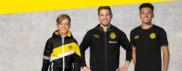 Am only doing this for fun) which one do you like better? Apparel Bvb Onlineshop