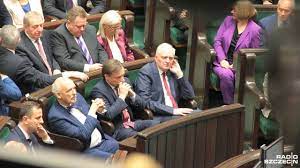 Nie pytany, tłumaczył i podkreślał, że szanuje osobiste poglądy gowina. 6t9it0cijxhbum