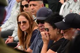 מפקדים ששהו לצדו הזעיקו צוותי רפואה, אולם בתום פעולות החייאה ממושכות נאלצו לקבוע את מותו. Thmf Jrgqgcwym