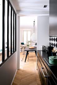 Une option de cuisine semi ouverte avec verrière, une cuisine semi ouverte sur salon salle à manger où la séparation est simplement faite avec un petit îlot de cuisine. Petite Cuisine Avec Verriere Nos Inspirations Marie Claire