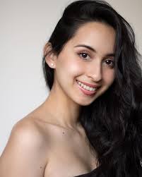 las que no iban a salir versión dslr☁️ jugando con algunos autorretratos y  otras en días bonitos