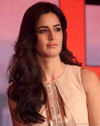 Attractive Long Layered Hairstyle Of Katrina Kaif Katrina Kaif Hairstyles Katrina Kaif Photo Katrina Kaif