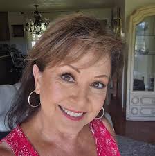 I received this video tonight from Kiersten's mom Joy Hefner and dad Chris  Hefner. “🌈COURAGEOUS KIERSTEN🌈”is up and making things happen!! She's