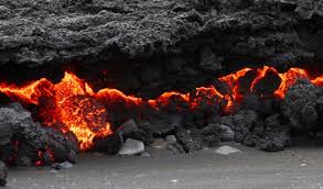Uma enorme nuvem de cinzas procedente de vulcão na geleira de eyjafjallajokull, no sul da islândia, fez com um grande número de aviões ficassem em terra no norte da europa, provocando. Islandia A Ilha Dos Vulcoes Despertos Brasil 247