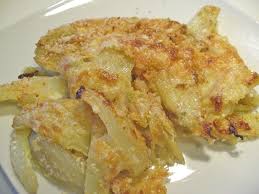 Si tratta tuttavia di un contorno sostanzioso per via della presenza, oltre del benefico ortaggio, del formaggio, della besciamella e del pane in cassetta. Ricette Dei Finocchi Gratinati Al Forno